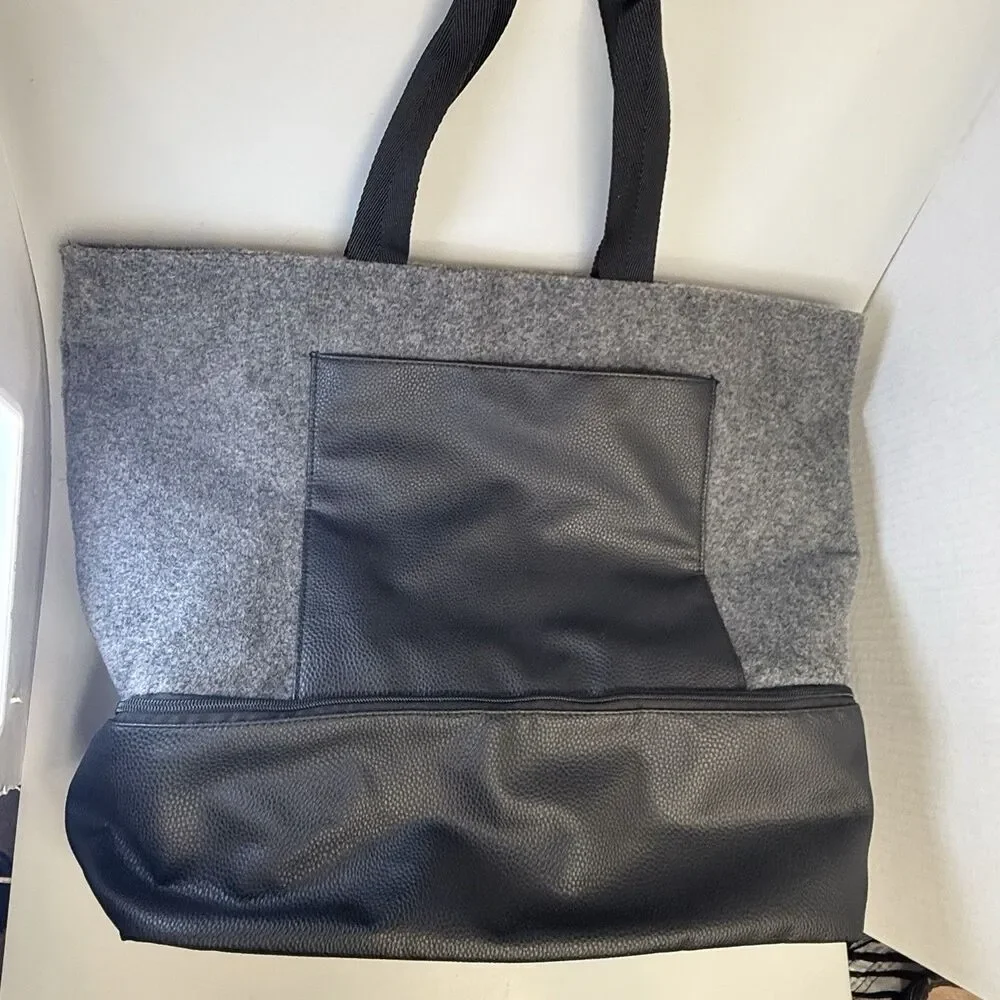 DSW Large Tote Bag Felt Travel Weekender Canvas Bottom Zip Pockets EUC